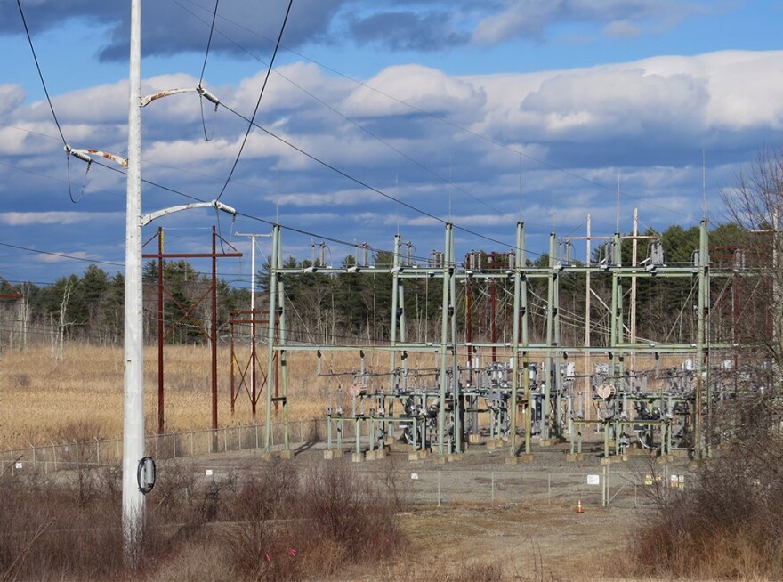 Power lines, electric grid in NH